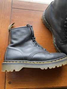 Dr Martens 8 Eye Black Boots Size Mens US 6 - Womens US 7 Made In England - Picture 1 of 9