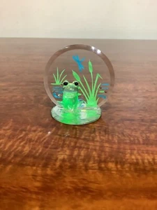 Glass Baron Green Glass Frog In Pond w/ Dragonfly And Lilly Pads - Picture 1 of 5