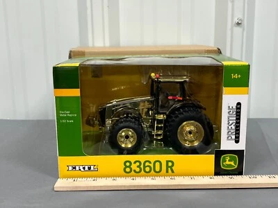 John Deere 8360R 1:32 GOLD Tractor Expo Award Tractor w/ Display Case Duals - Image 1 of 4