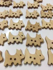 Dog Buttons 25mm Wood 2-Hole art Craft Cardmaking Sewing Knitting Fastening bead - Picture 1 of 3