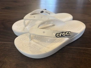Crocs Classic Platform Flip Flop Sandals Uk Size 4 White Lightweight & Comfy - Picture 1 of 7