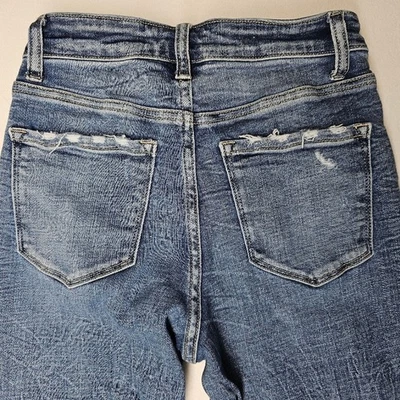 Pantalones de mezclilla Flying Monkey tiro alto recortados pierna recta desgastados Foto 1 de 4