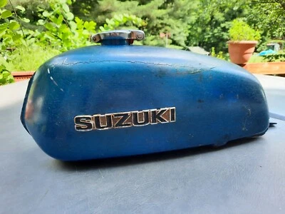 Suzuki GT250 GT 250 1977 tanque gasolina tanque combustible 76 gasolina Foto 1 de 4