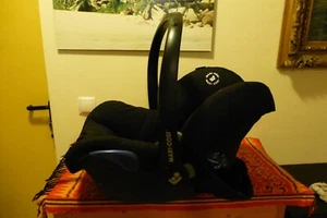 Maxi-Cosi-Kinderschale ohne Neugeborenen-Einsatz, schwarz, gebraucht, wie neu - Bild 1 von 9