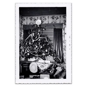 Árbol de Navidad adornado con oropel - Foto años 50 - Belén - Ukelele - Juguetes - Imagen 1 de 2