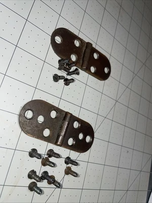 Hinges and Screws from a Vintage Singer Cabinet. Good Condition. - Image 1 of 3