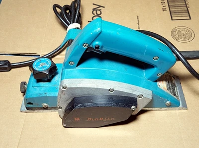 Cepilladora eléctrica portátil Makita 1900B 115V Foto 1 de 3