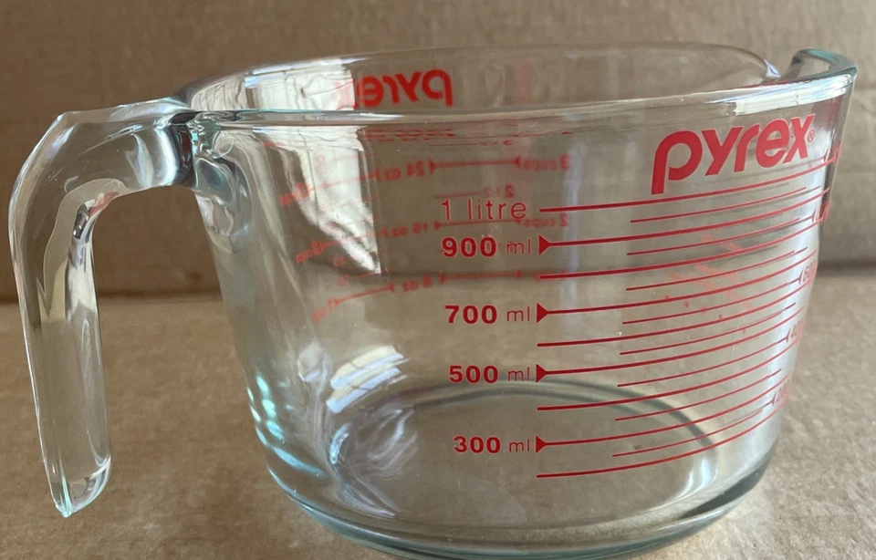 PYREX 4 Cup 32 Oz Blue Tint Glass Measuring Cup Red Letter USA - Image 1 of 4