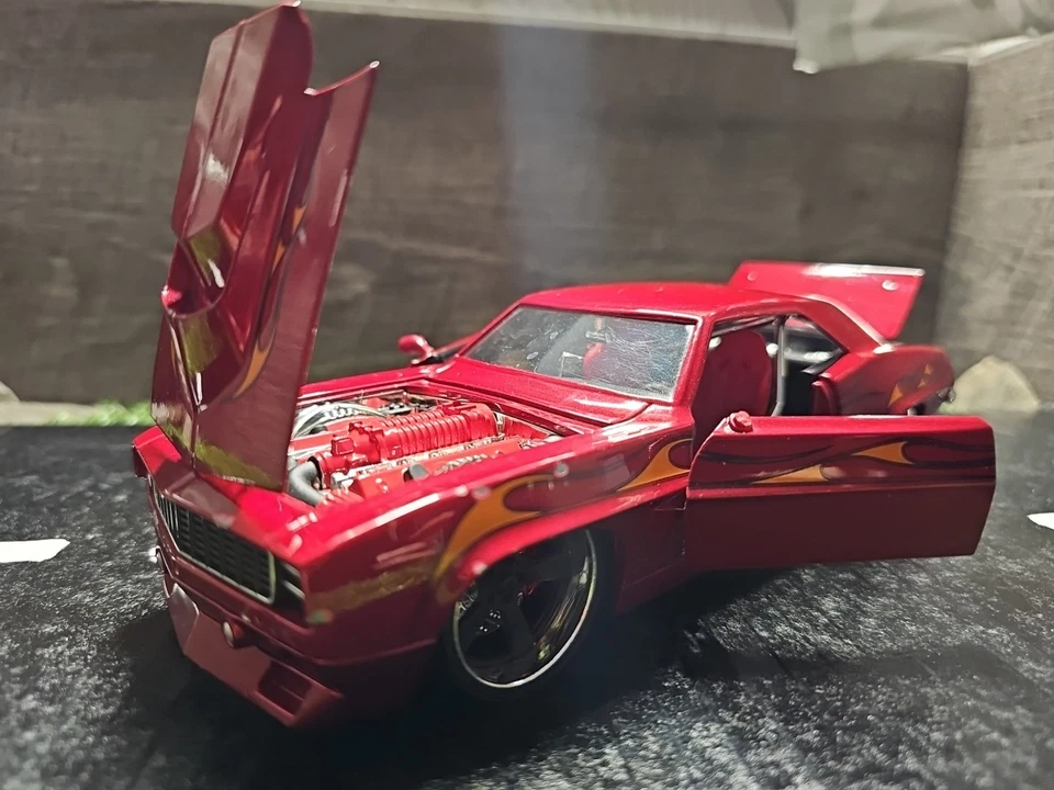 Chevrolet Camaro SS 1969 Hot Wheels coche fundido a presión escala 1:24 sin caja Foto 1 de 4