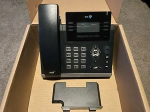 BT Yealink SIP-T41P VoIP Phone – With Stand - Working - Small Crack - Photo 1/3