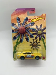 Hot Wheels Spring Series Custom Ford Maverick 2/5 Yellow - Picture 1 of 3