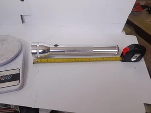 John Deere Mag Lite 3 Cell - Picture 1 of 13