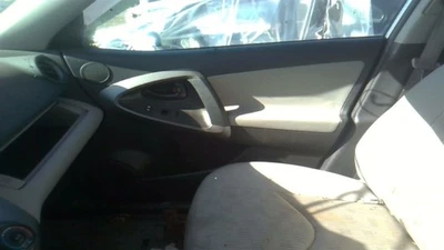 RAV 4     2010 Front Door Trim Panel 31103834 Foto 1 de 4