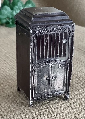 TootsieToy Dollhouse Furniture ~Phonograph Music Cabinet / Record Player~ 1:12 - Image 1 of 4