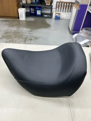 2683835 VICTORY MOTORCYCLES JACKPOT DRIVERS SEAT 06-08 New take off Foto 1 de 4