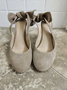 Banana Republic Nude Heels With Bow Detail Size 6 - Picture 1 of 5