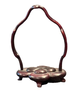 A carved Chinese rosewood stand ( bin 8). - Picture 1 of 4