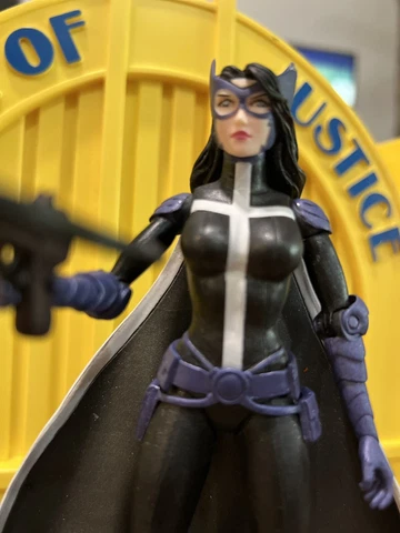DC COLLECTIBLES NEW 52 HUNTRESS FIGURE WORLD'S FINEST Complete With Crossbow Cover
