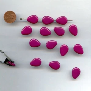 12 VINTAGE FUCHSIA ACRYLIC 18x13mm. FLAT SMOOTH TEARDROP BEADS 5246 - Picture 1 of 1