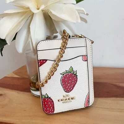 Estojo de cartão Coach com zíper e estampa de morango novo com etiquetas - Imagem 1 de 4