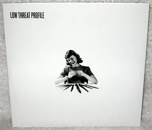 LOW THREAT PROFILE Product #1 7" EP PUNK ROCK Hardcore POWERVIOLENCE Black Vinyl - Foto 1 di 1