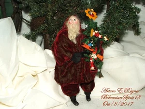 FIGURA COLECCIONABLE DE ARTE POPULAR PRIMITIVO de Arturo E. Reyna de Santa 9'' ESTILO VICTORIANO - Imagen 1 de 12