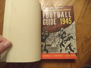 1945 A S BARNES OFFIZIELLES NCAA FOOTBALL-FÜHRERBUCH NATIONAL COLLEGIATE HARDCOVER - Bild 1 von 12