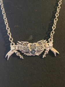 NEW ROCK REBEL Y2K TRUST NO ONE NECLACE VINTAGE HOT TOPIC DAGGER & HEART - Picture 1 of 4