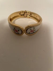 VINTAGE 1950-60’S GUILLOCHE PINK ROSE ENAMEL GOLD TONE HINGED CUFF 2” BRACELET - Picture 1 of 9