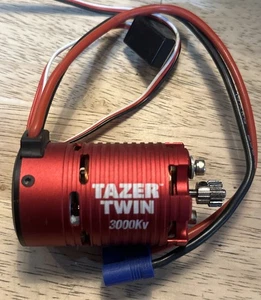 Dynamite DYNS1450 Tazer Twin 2-in-1 Brushless Motor ESC Combo 3000Kv : 1/10 2WD - Picture 1 of 4