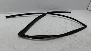 OEM HONDA PILOT 2016-2021 REAR RIGHT DOOR GLASS RUN CHANNEL WEATHERSTRIP SEAL - Picture 1 of 5