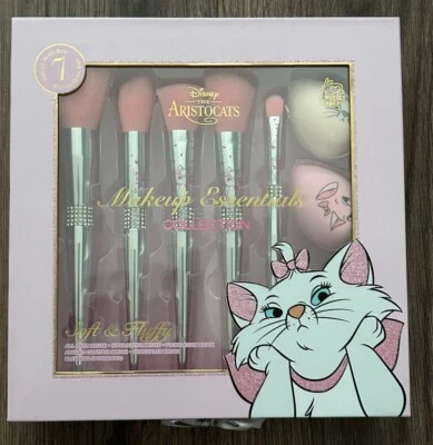 Disney’s Aristocats Marie 5 Pinceles 2 Esponjas Mezcladoras Belleza Colección Selladas Foto 1 de 4