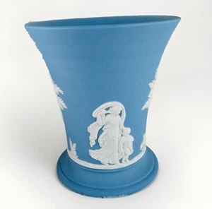 Vaso tromba blu vintage 1978 Wedgwood diaspro 3,75” rilievo classico Inghilterra - Foto 1 di 10
