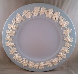Piatto Wedgwood Queens Ware crema su lavanda (piatto) 10-5/8" - molto bello! - Foto 1 di 2