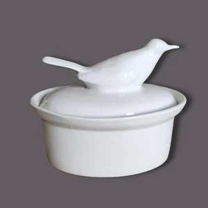 Cazuela de plato cubierta con tapa de pájaro de porcelana blanca maciza vintage APILCO Francia  - Imagen 1 de 6
