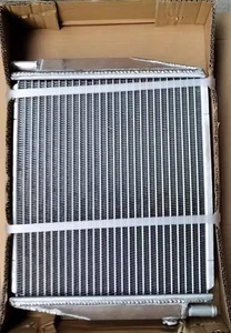 Front Auxiliary Radiator For MCLAREN MP4-12C 650 3.8L 11L0241CP (For: McLaren) - Picture 1 of 1