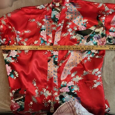 Bata Kimono Roja Shanghai SoHo Talla L/XL Con Dos Bolsillos Faja Exterior y Corbata Interior Foto 1 de 4