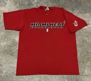 VTG Nike Center Swoosh Miami Heat NBA Red T-Shirt Adult Size Medium - Picture 1 of 14