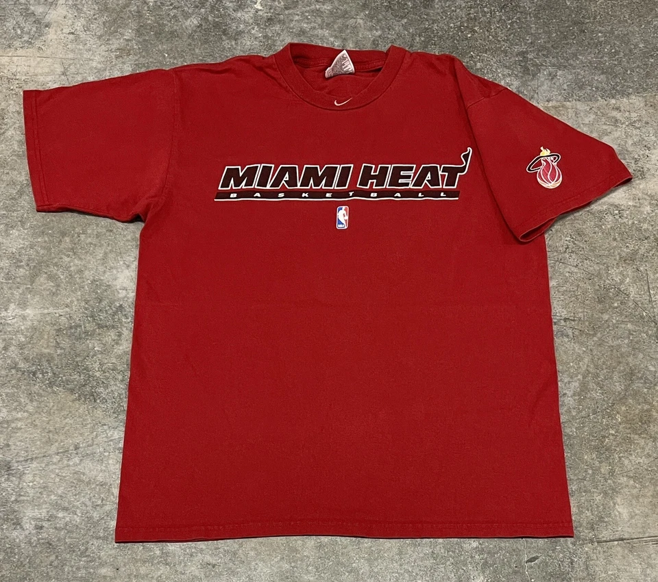 VTG  Nike Center Swoosh Miami Heat NBA Red T-Shirt  Adult Size Medium - Image 1 of 4