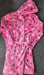 Fleece robe one size fits all. HEARTS brand New /pockets super soft cozy - Picture 1 of 2