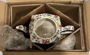 Teapot, Old Cottage by Royal Winton Grimwades - Post 1960 (white), Ascot design - Picture 1 of 7