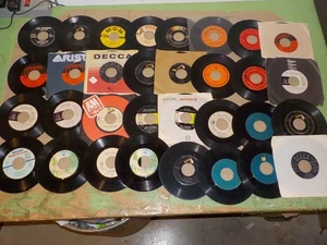 Huge Box Lot Of 300 Vinyl 45 Records Most In Sleeves VG+ w/ All Genres Q23 - Bild 1 von 11