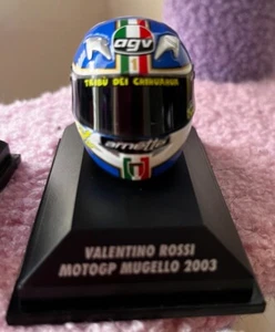 MINICHAMPS 1/8 VALENTINO ROSSI 2003 MOTO GP AGV BIKE HELMET - Picture 1 of 5