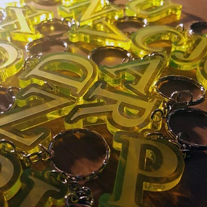ALPHABET BUCHSTABE Initiale SCHLÜSSELANHÄNGER SCHLÜSSELANHÄNGER Laser geschnitten 5 mm FLUORESZIEREND gelb GESCHENK  - Bild 1 von 115