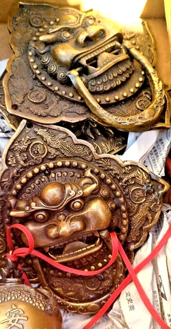FENG SHUI Chinese Copper  Foo Dog Lion Head Door Knocker with Wind Chime Set Cover