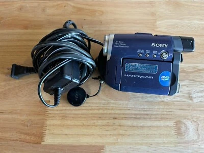 Videocámara Sony HandyCam DCR-DVD101 Mini DVD con cargador probada funcionando Foto 1 de 4