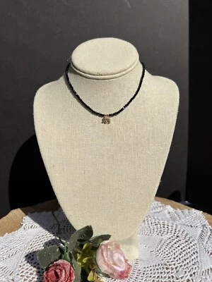 Gargantilha boêmia preta com miçangas colar bronze zircônia cúbica pingente de elefante 9” L - Imagem 1 de 4
