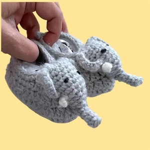Vintage Crochet Baby Shoes Booties Adorable Elephants Crib Slippers - Picture 1 of 4