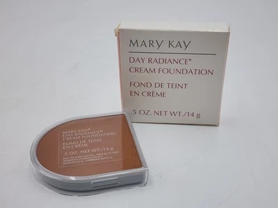 Mary Kay Day Radiance Cream Foundation Walnut Bronze #835500 New In Box - Image 1 of 3