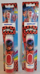 Set di 2 spazzolini elettrici Miraculous Ladybug Spinbrush a batteria stile può variare - Foto 1 di 2